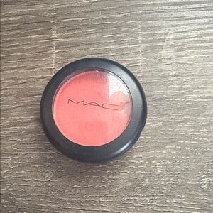 MAC 💕 Powder Blush in “This is paradise